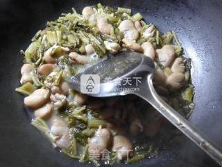 Boiled Broad Bean Sprouts with Pickled Vegetables recipe