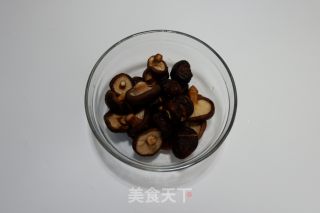 Braised Pork Belly with Pearl Mushroom recipe