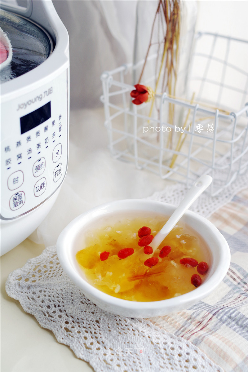 Peach Gum Rice Wine and White Fungus Soup recipe