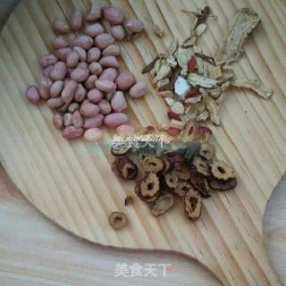 Stewed Black-bone Chicken with Angelica, Peanuts and Red Dates recipe