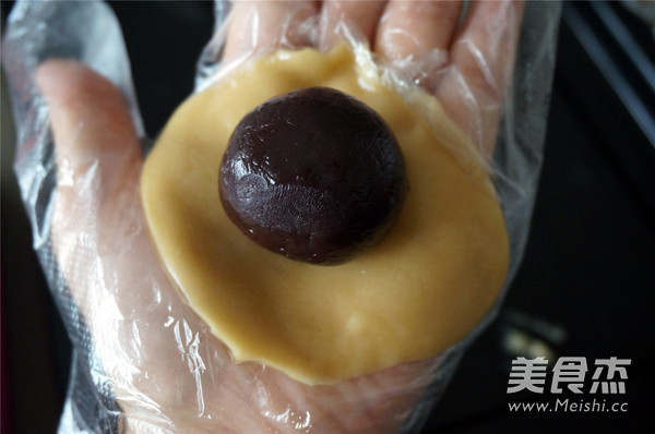 Cantonese-style Moon Cakes recipe