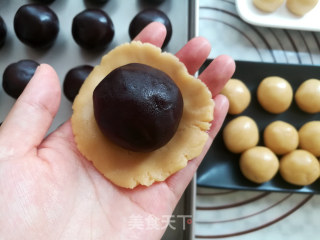 Cantonese Red Bean Paste and Egg Yolk Mooncake recipe