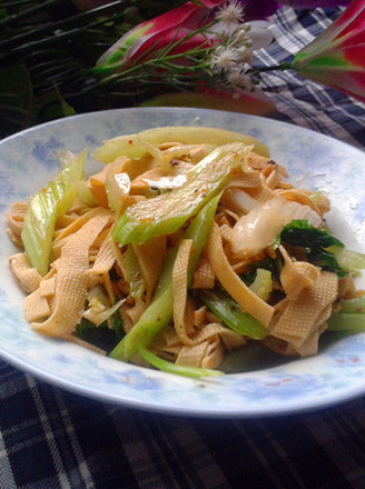 Celery Stir-fried Thousand Sheets