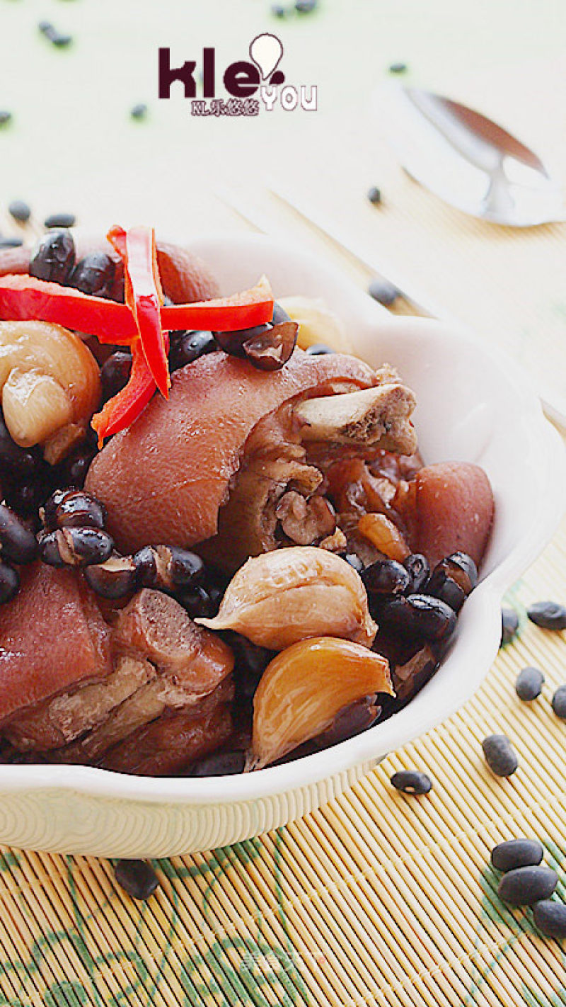Stewed Pork Knuckles with Black Beans [good Tonic in Autumn] recipe