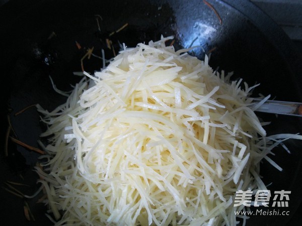 Hot and Sour Potato Shreds recipe