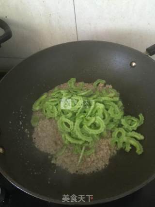 Roasted Bitter Gourd with Minced Meat recipe