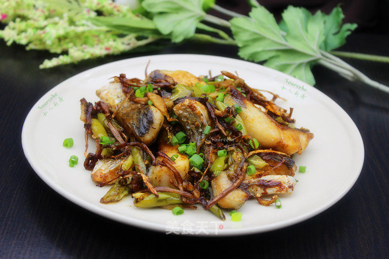 Fried Fish with Dried Bamboo Shoots recipe