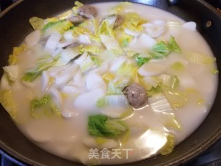 Shrimp Soup Rice Cake with Dace recipe