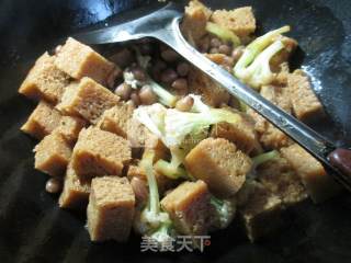 Peanuts Roasted Bran and Boiled Cauliflower recipe