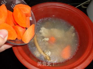 Pork Bone Carrot Soup recipe