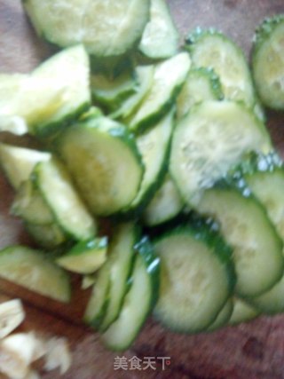 Stir-fried Bean Curd with Cucumber recipe