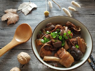 Braised Chicken Drumsticks with Agaricus and Tea Tree Mushroom recipe