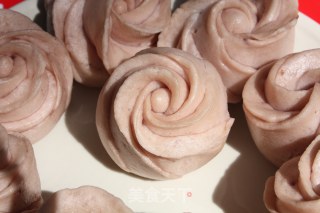 Romantic Chinese Valentine's Day-color Rose Roll recipe