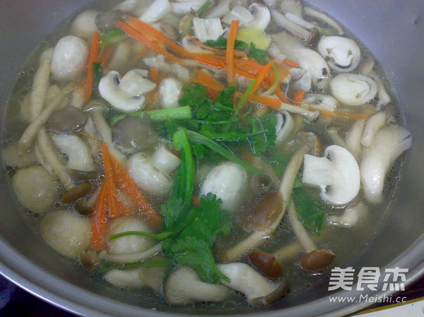 Mixed Mushrooms in Soup recipe