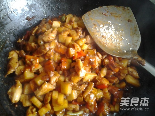 Stir-fried Diced Chicken with Diced Potatoes recipe