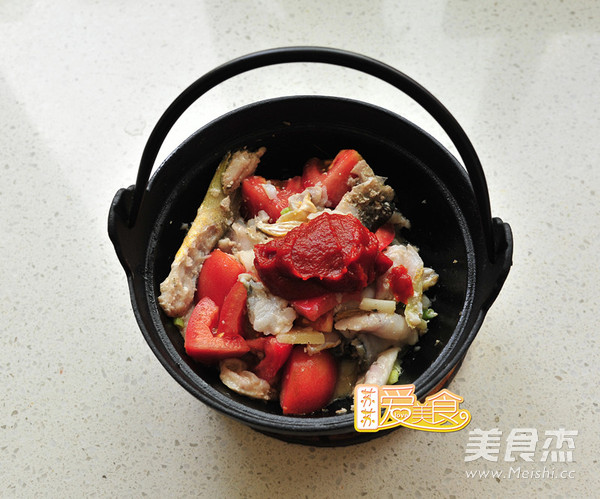 Appetizing and Greedy Sour and Refreshing Tomato Fish Hotpot recipe
