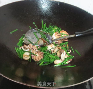 Stir-fried Chives with Octopus recipe