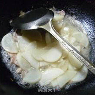 Stir-fried Radish with Lean Pork recipe