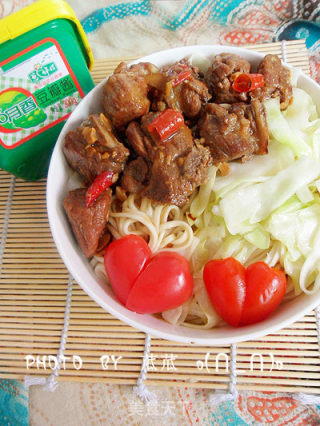 [jianjiang Noodles, Made in A Pattern] Sauce-flavored Pork Ribs Fried Noodles recipe