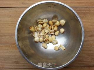 Lotus Seed and Tremella Soup recipe