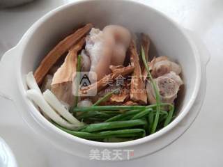 Ganoderma Lucidum Stewed Pig's Trotters recipe