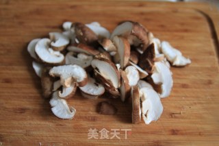 Stewed Chicken Feet with Red Dates recipe