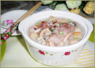 Nourishing Stomach Congee——squid Pork Ribs Congee recipe