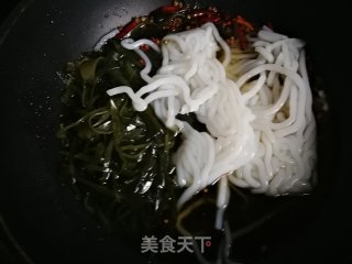 Stewed Potato Powder with Kelp Lettuce recipe