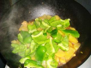 Stir-fried Pork with Potatoes and Green Peppers recipe