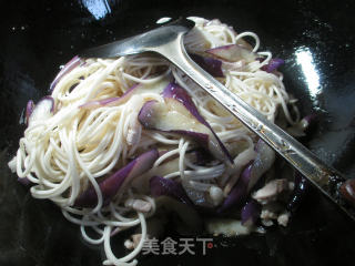 Fried Noodles with Shredded Pork and Eggplant recipe