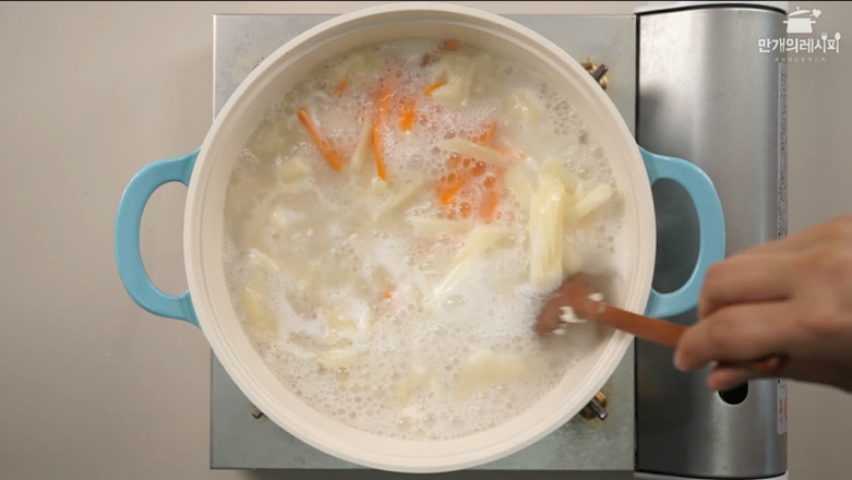 Beef Bone Noodle Soup recipe