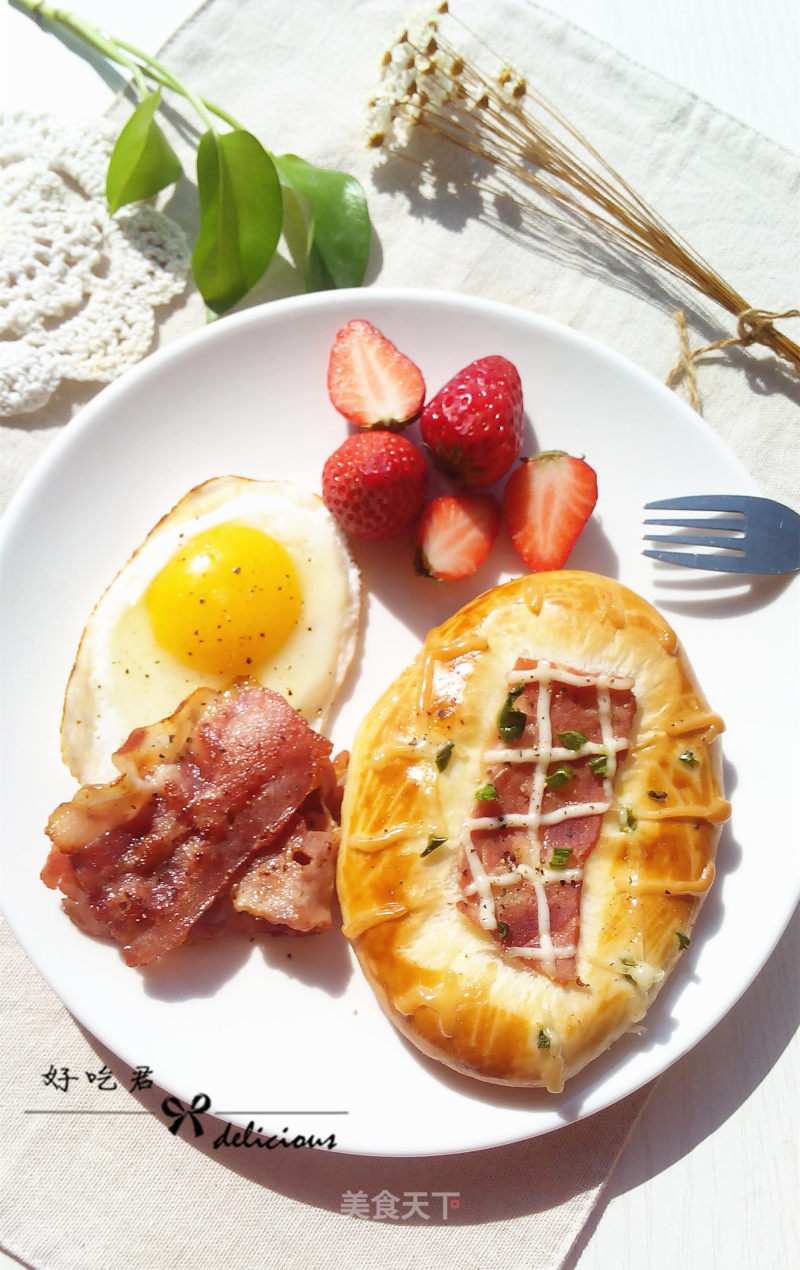 Salad Bacon Bun recipe