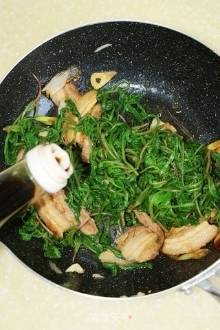 [stir-fried Pork Belly with Radish Leaves]---don't Throw Away The Green, Healthy and Delicious in Spring recipe