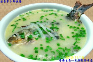 【autumn and Winter Green Shield】--- "garlic Carrot Soup with Carp" recipe