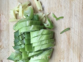 Fried Scallops with Green Radish recipe