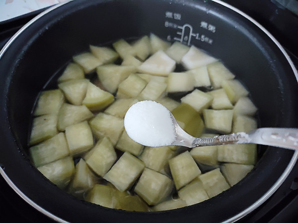 Green Radish Pork Knuckle Soup recipe