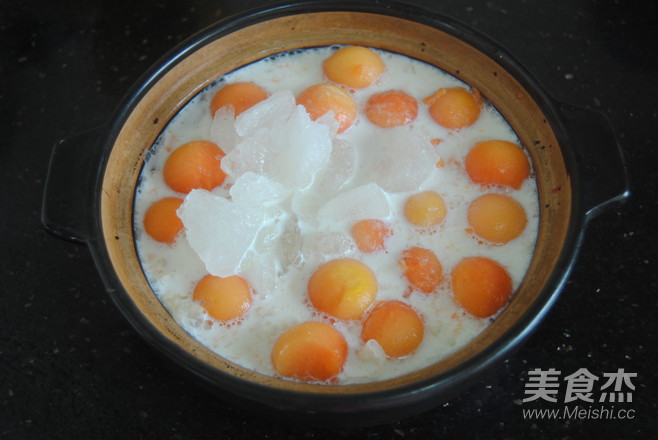 Papaya Tremella Stewed Milk recipe