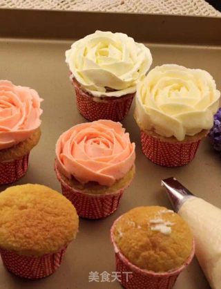 #柏翠大赛# Bouquet Decorating Cup Cake recipe