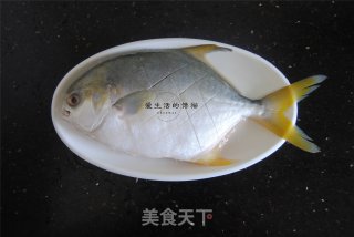 Steamed Pomfret with Sour Plum recipe