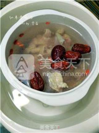 【enriching Qi and Nourishing Blood】red Dates and Ginseng Chicken Soup recipe