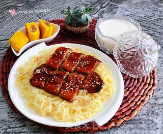Fresh Noodles with Eel recipe