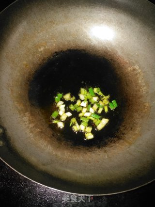 Tofu Soup with Chives and Minced Meat recipe