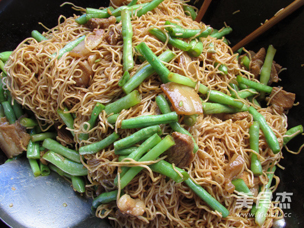 Steamed Lom Noodles with Cowpeas recipe