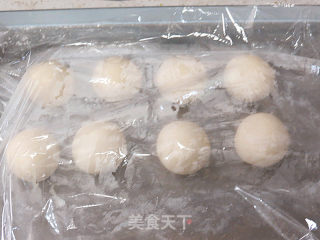 It Has A Simple and Fashionable Atmosphere [black and White Piglet Squeezes Steamed Buns] recipe