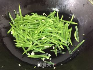 Stir-fried Sword Beans (reduced Fat Meal) recipe