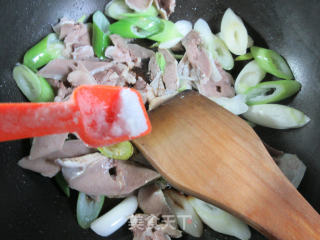 Stir-fried Pork Tongue with Green Onions recipe