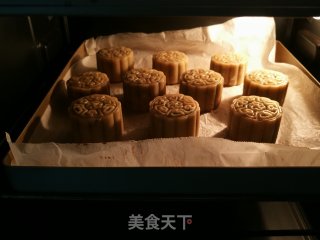 Cantonese Black Sesame Mooncake recipe