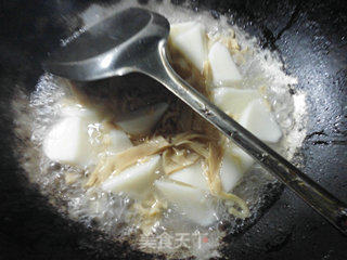 Boiled Rice Cake with Bamboo Shoots recipe