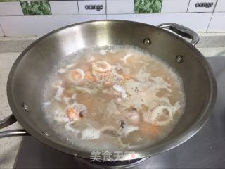 【wenzhou】noodle Soup with Razor Clams and Shrimp recipe