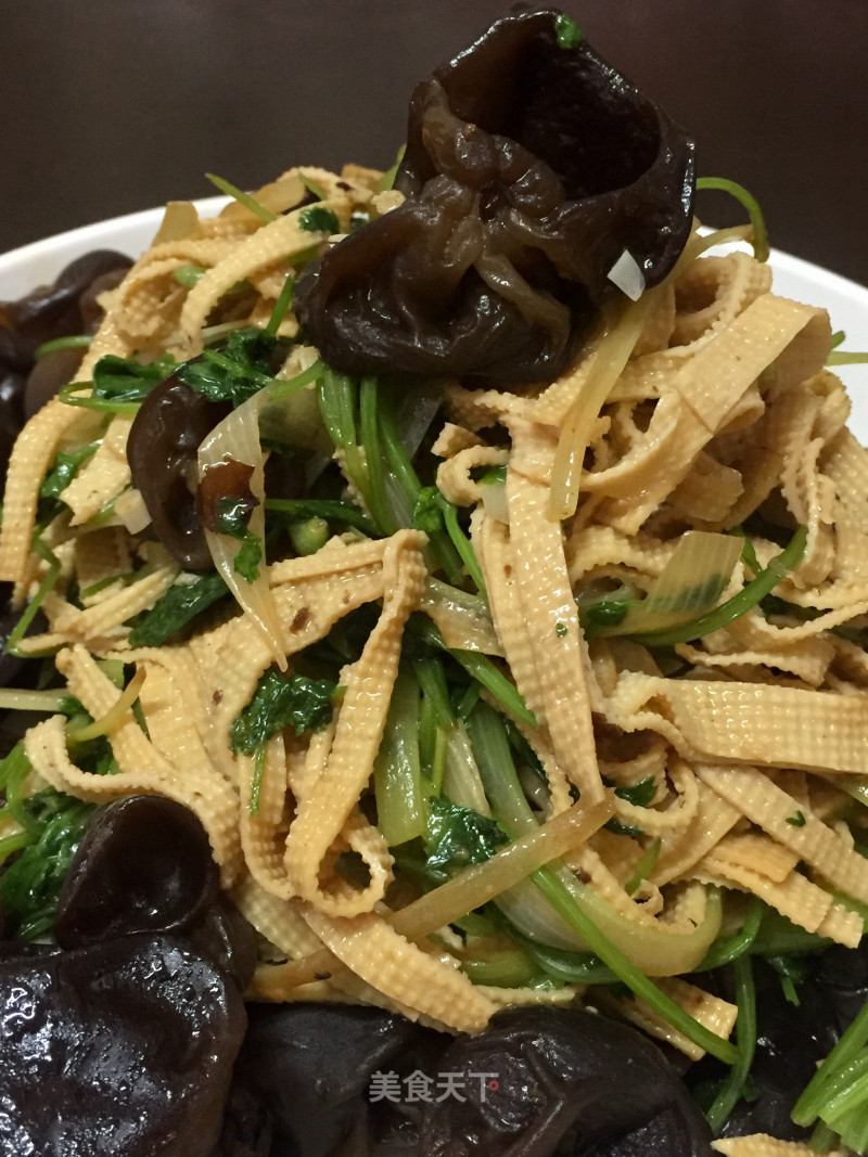 Stir-fried Wuqian with Tofu Shreds recipe